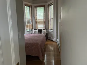Cozy, Adorable 1-bedroom apartment - in tourist area.  Sleeps 4  - Image 4