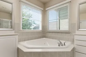 Single Family home in The Peninsula - Image 4