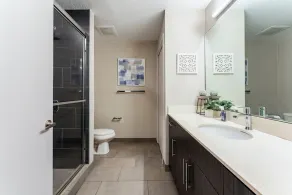 Spacious 3BR | Pool, Gym, Near Beach & Speedway - Image 5