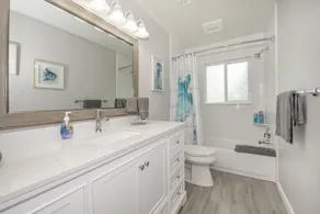 Short term stay coastal furnished w/ utilities in Clearwater Florida near Beach. - Image 2