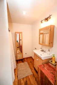 Relax & Rejuvenate at Romantic Enchanted Cottage - Image 4