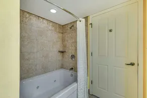 · Spacious 4 Bdrm Oceanfront Condo - #1 Resort in Myrtle Beach - Image 5