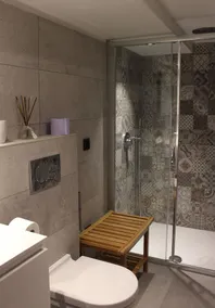 Bellissimo appartamento, semi-chalet, ai piedi delle piste, in un residence con piscina - Image 2