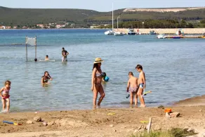 Four-bedroom apartment near beach Kraj, Pašman (A-334-f) - Image 2