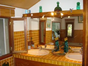 Beautiful house by the sea, 300 meters from the beach - Image 2