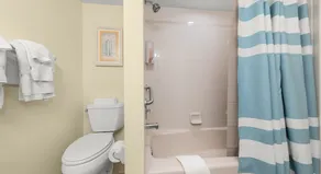 Bayside Comfort | 2BR Condo with Beach Access & Resort Amenities - Image 3