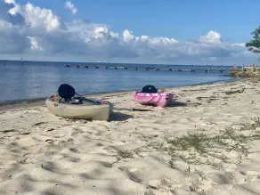 1 ACRE PRIVATE BEACH & PIER, FAMILY & PET FRIENDLY HOME - Image 5