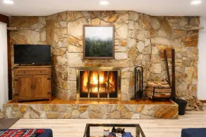 Luxury Hunter Mountain View Townhome -Pool-Fire pit-Walk to Scribner’s-Sleeps 10 - Image 2