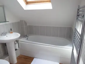 Propriété de 3 chambres avec Jacuzzi - Image 3