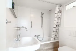 Charming 2-person Apartment Located Near the Center - Image 2