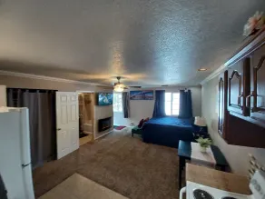 Spacious & Modern studio in the Heart of Roseville  - Image 4