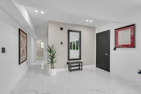 Luxury Modern Villa in heart of Brickell with Heated Pool & HotTub - Image 5