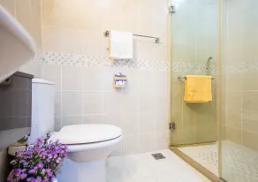 ★★HCMC★★City CENTER★★FREE Rooftop Pool★★Very QUITE & WARM★★ - Image 3
