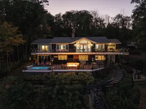Secluded Lakefront Home! Newly Renovated - Premium Amenities - Top Location - Image 3