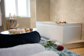 ♥︎ PRIVATE JACUZZI / WIFI / 4K UHD TV / NETFLIX… ♥︎  - Image 2