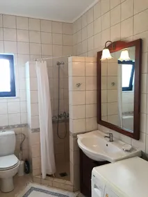 Island-style 3 bedroom house! - Image 3