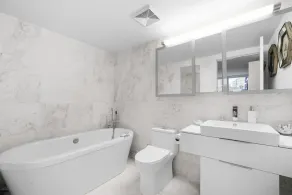 Designer 3 bed Luxurious finishings! Sleeps 6. Communal Hot tub  pool dry sauna - Image 5