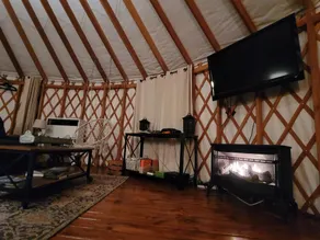 Private Luxury Yurt 20 Wooded Acres Pet-Friendly - Image 3