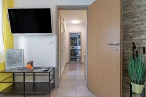 House Nina - Image 2