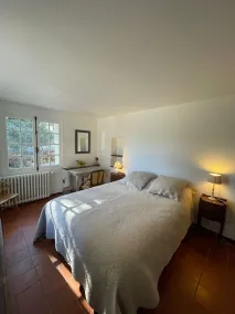 Charming Provencal villa with swimming pool in the heart of olive groves - Image 3