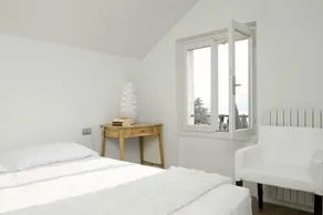 Apartment with breathtaking view over the lake, no car needed - Image 4