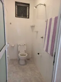 Lux Suites Carina Studio Apartments - Image 3