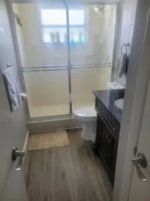 Large Bungalow with fenced yard and game room. Close to everything - Image 3