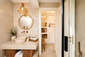 Seafront villa - Private Pool & Direct Sea Access - Image 2