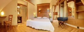 fredelig gård omgivet af marker og skove, renoveret komfort - Image 2