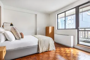 Gorgeous Chelsea 2BR w/ Gym, close to Penn Sation & MSG, by Blueground - Image 5