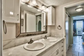 Spacious three-bedroom unit! One free beach chair set up daily. - Image 2