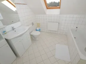 Spacious Villa With Swimming Pool - Image 4
