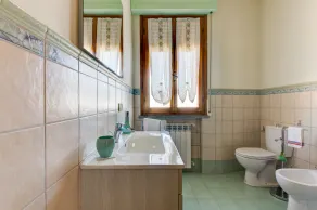 Lucques appartement bon prix près de la gare et du centre - Image 2