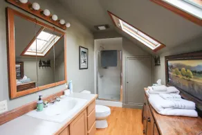 Beautiful property, spectacular view. House + guest house, close to Yellowstone. - Image 3