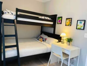 4 #1N - 4 Bedroom / 4 Bath Condo - McCormick Place, Wintrust Arena, Chinatown - Image 5