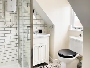 Alojamiento de 3 habitaciones en Calbourne - Image 3