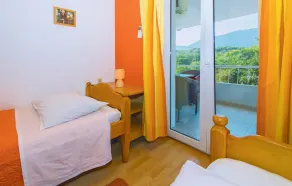 Three-Bedroom Apartment In Ostrvica - Image 4