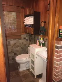 Quaint two bedroom cabin just a few steps away from and on Mountain Rest Lake. - Image 2