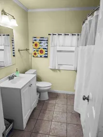 Luxurious beds, remodeled, very clean, quiet neighborhood, big backyard & tree!! - Image 3