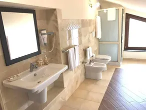 Appartamento Luxury con 2 Camere da Letto Vista Mare - Image 5