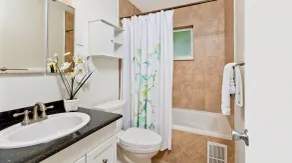 Beau 3 chambres / 2 salles de bain avec piscine au coeur de Boca à 1,6 km de la plage, Mizner Park - Image 4