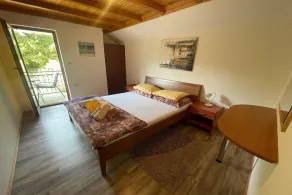 Semesterhus med privat pool - Image 5
