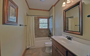 Family  Friendly Retreat on Lake Burton- Sleeps 12 - Image 5