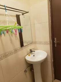 1 bedroom apartment with balcony, wifi and free parking - Image 4