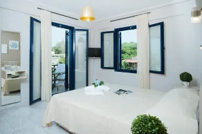 Poolside Cottage in Panormo - Image 5