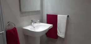 Comfortable,1 bedroom apt sleep 2/3 persons with AC, swimming pool, & Wi-Fi. - Image 4