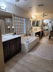 Spacious 4,000 Sq. Ft. Home, Pool, 4 bdrm with 4 queen, 2 king, and 1 hide-a-bed - Image 3