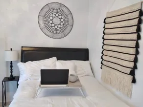The Charming Unit (5 minutes from Airport) - Image 5