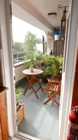 Superior double room with view over north London - Image 3