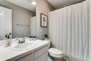 Cozy 4bd/2br house by Mira Vista: Family-friendly, 30+ day stays welcome!  - Image 3